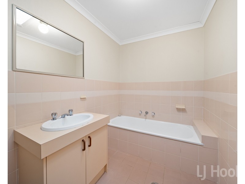 11/37 Derrima Road, Queanbeyan NSW 2620