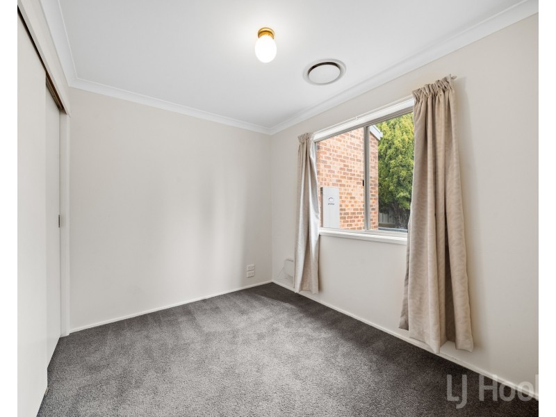 11/37 Derrima Road, Queanbeyan NSW 2620