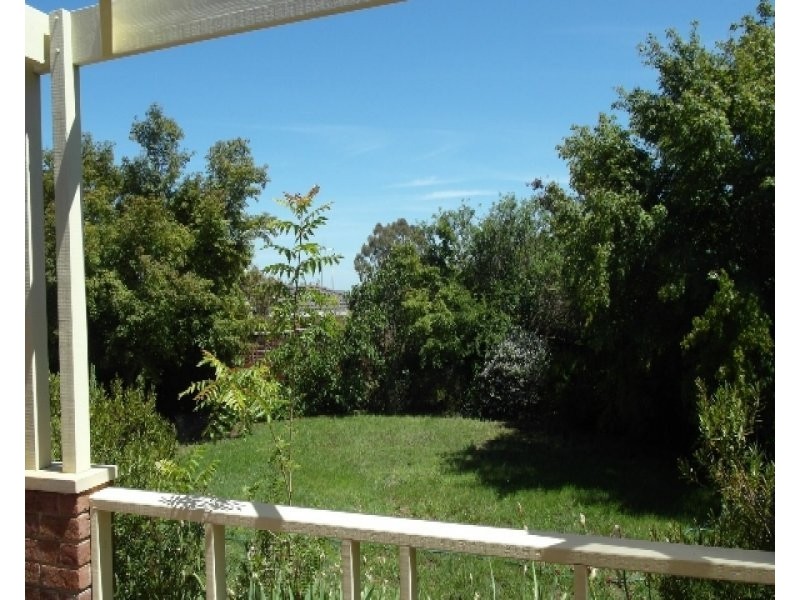 28 Parkview Crescent, Jerrabomberra NSW 2619