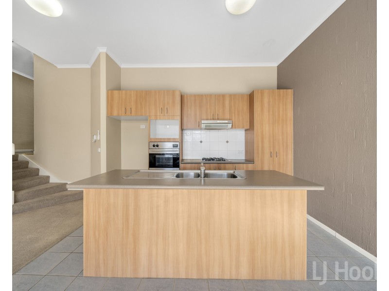 11/32 Doeberl Place, Karabar NSW 2620
