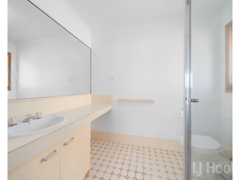 21 Wangara Crescent, Queanbeyan West NSW 2620