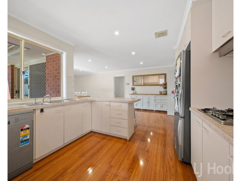 21 Wangara Crescent, Queanbeyan West NSW 2620
