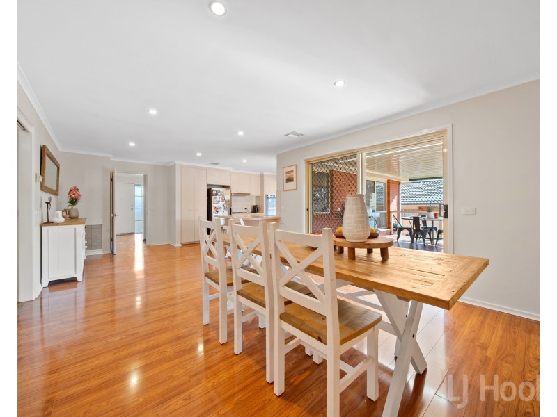 21 Wangara Crescent, Queanbeyan West NSW 2620
