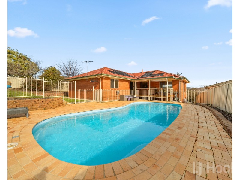 21 Wangara Crescent, Queanbeyan West NSW 2620