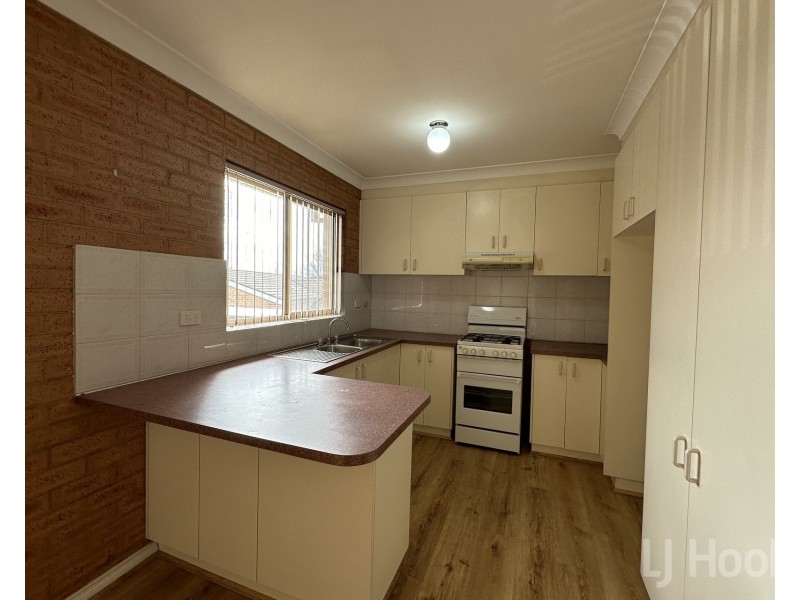 1/4 Marilyn Place, Queanbeyan NSW 2620