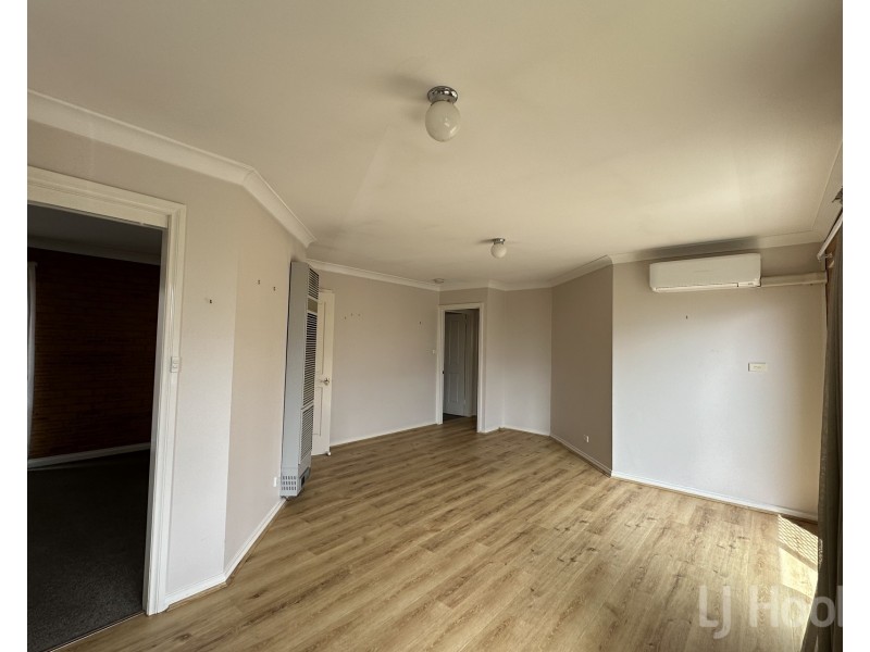 1/4 Marilyn Place, Queanbeyan NSW 2620