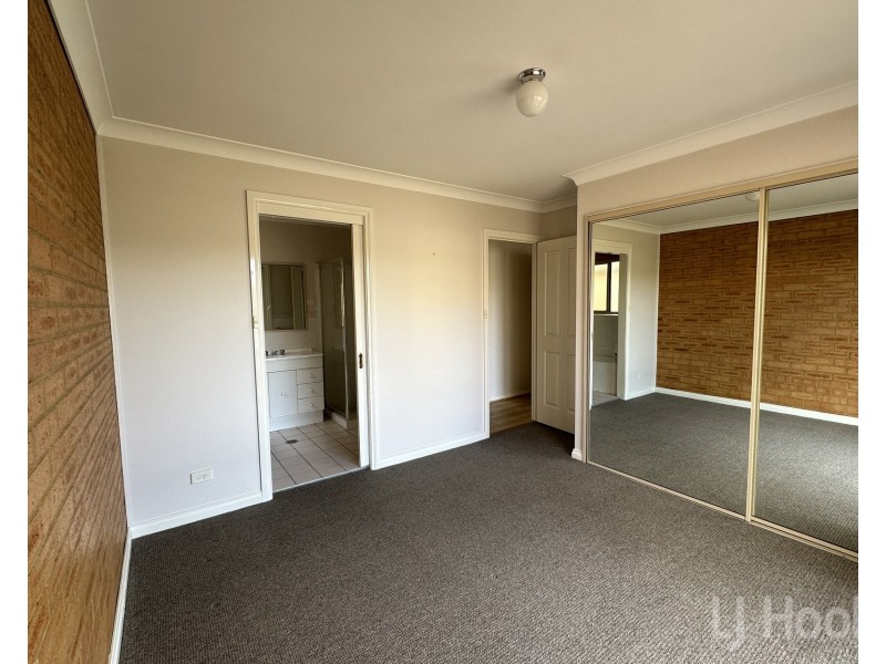 1/4 Marilyn Place, Queanbeyan NSW 2620