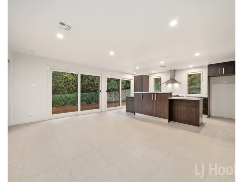 9 Kennedy Avenue, Jerrabomberra NSW 2619