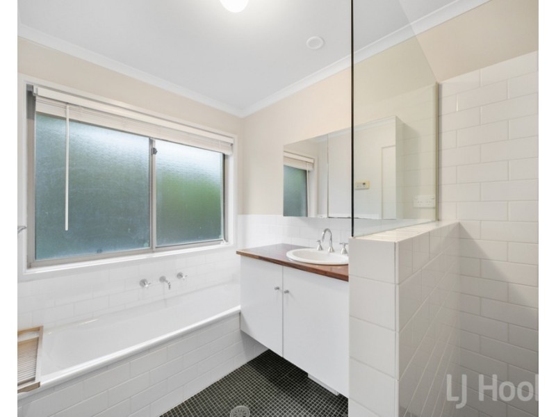 9 Kennedy Avenue, Jerrabomberra NSW 2619