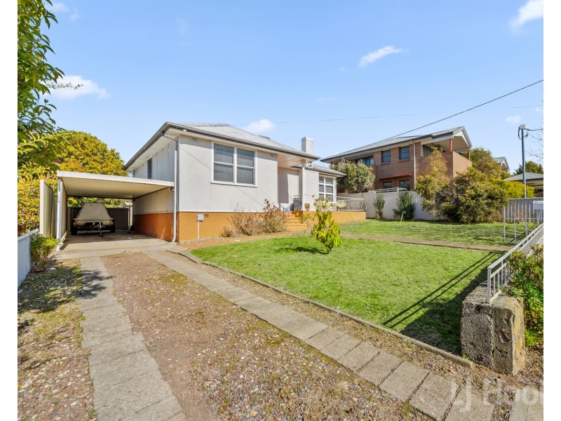 16 Gerald Street, Queanbeyan NSW 2620