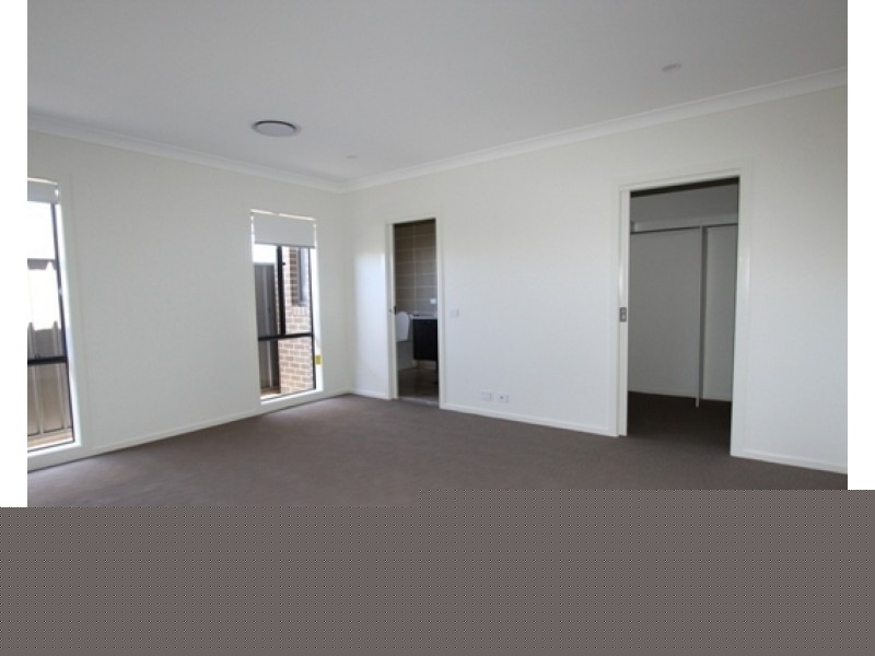 29 Zealie Bend, Googong NSW 2620