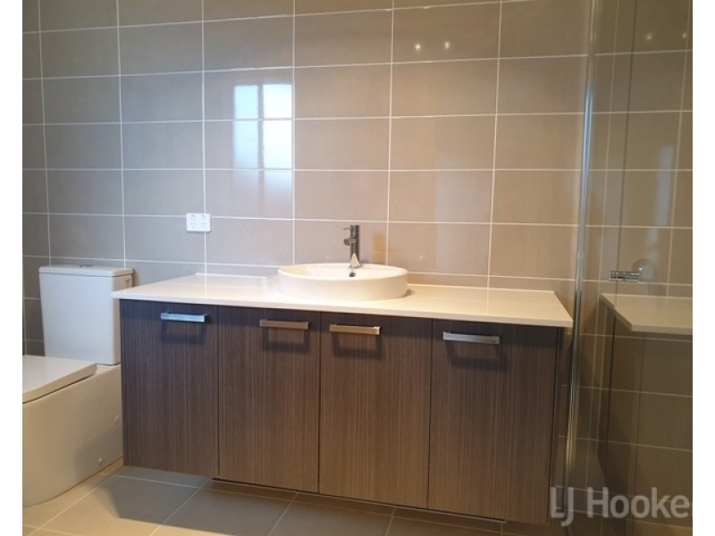 29 Zealie Bend, Googong NSW 2620