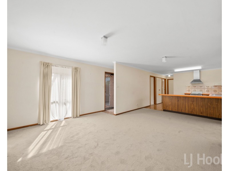 18 McKeahnie Street, Crestwood NSW 2620