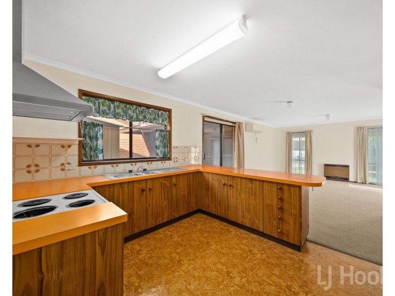 18 McKeahnie Street, Crestwood NSW 2620