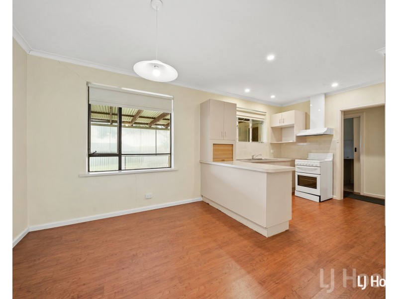 33 Elizabeth Crescent, Queanbeyan NSW 2620