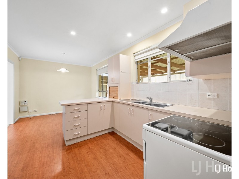 33 Elizabeth Crescent, Queanbeyan NSW 2620