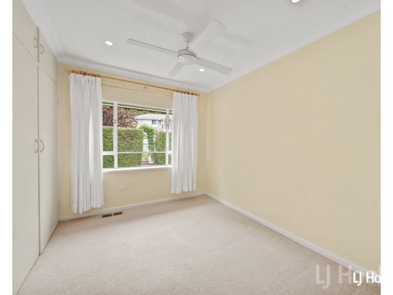 33 Elizabeth Crescent, Queanbeyan NSW 2620