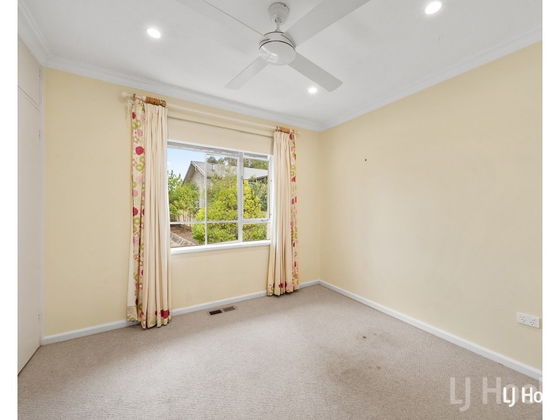 33 Elizabeth Crescent, Queanbeyan NSW 2620