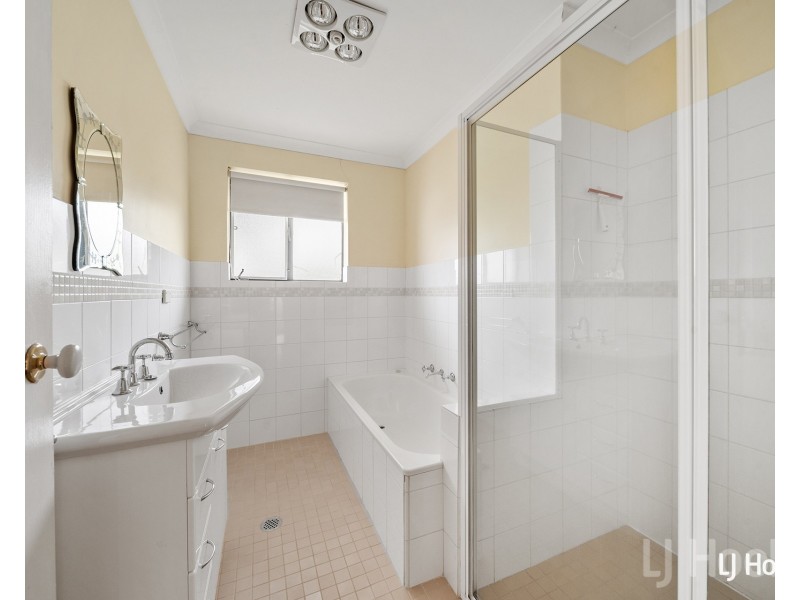 33 Elizabeth Crescent, Queanbeyan NSW 2620
