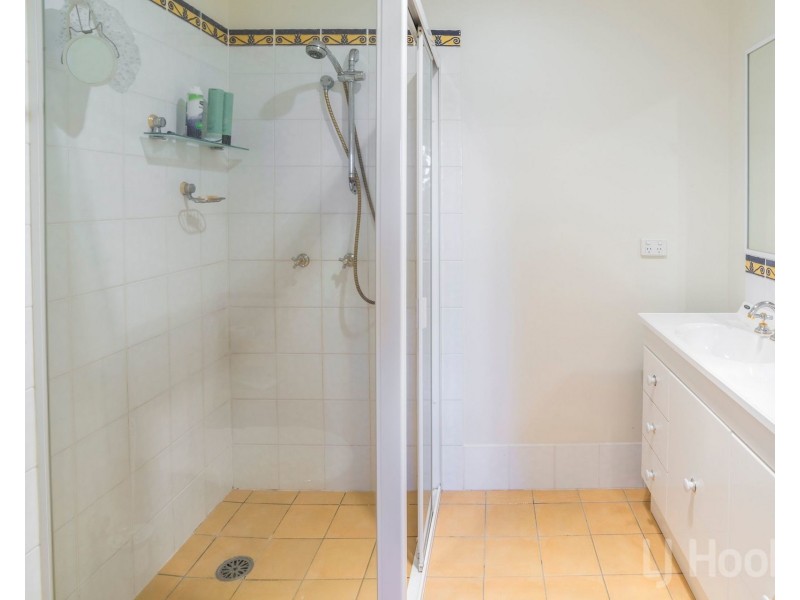 2 English Grove, Jerrabomberra NSW 2619