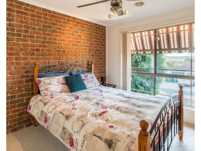 2 English Grove, Jerrabomberra NSW 2619