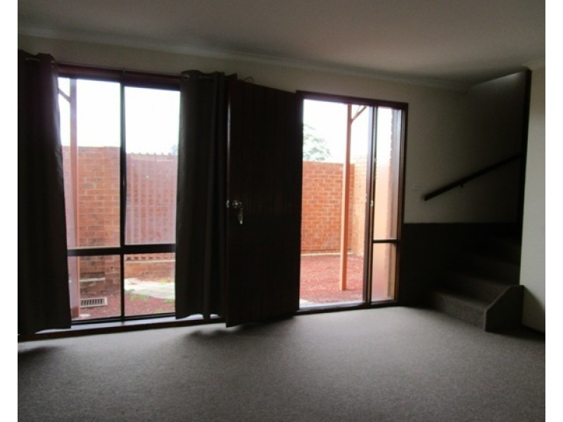 3/12 Hakea Street, Queanbeyan NSW 2620