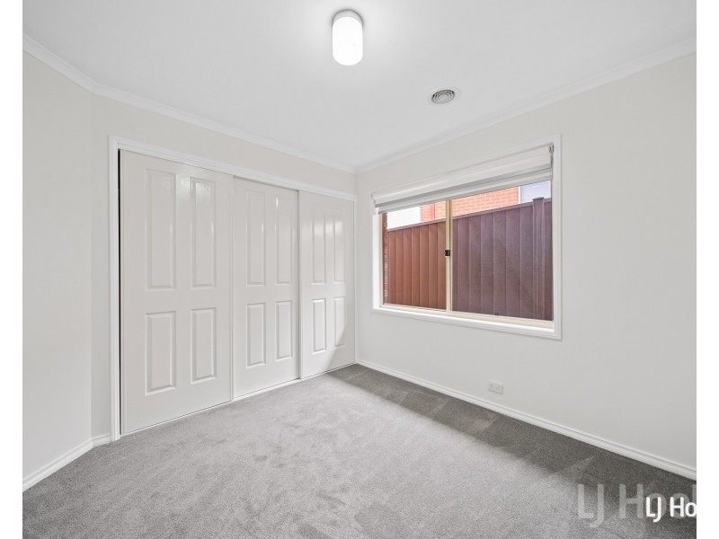 2 Alder Close, Jerrabomberra NSW 2619