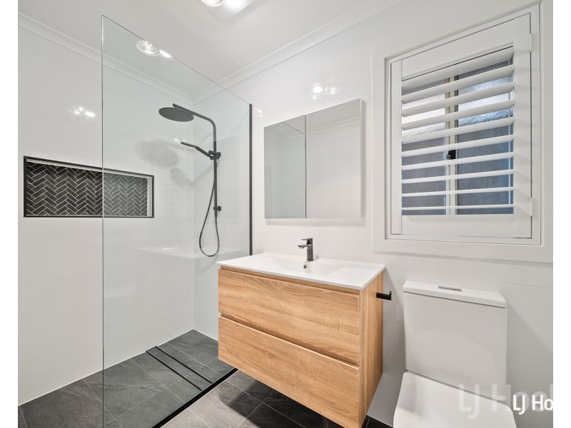 2 Alder Close, Jerrabomberra NSW 2619