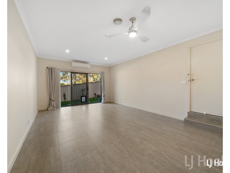 2/69 Gilmore Road, Queanbeyan NSW 2620
