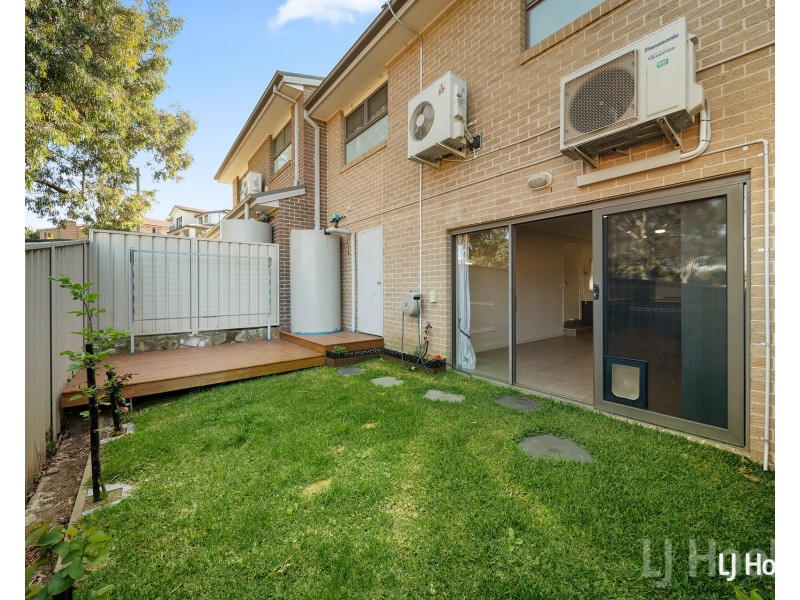 2/69 Gilmore Road, Queanbeyan NSW 2620