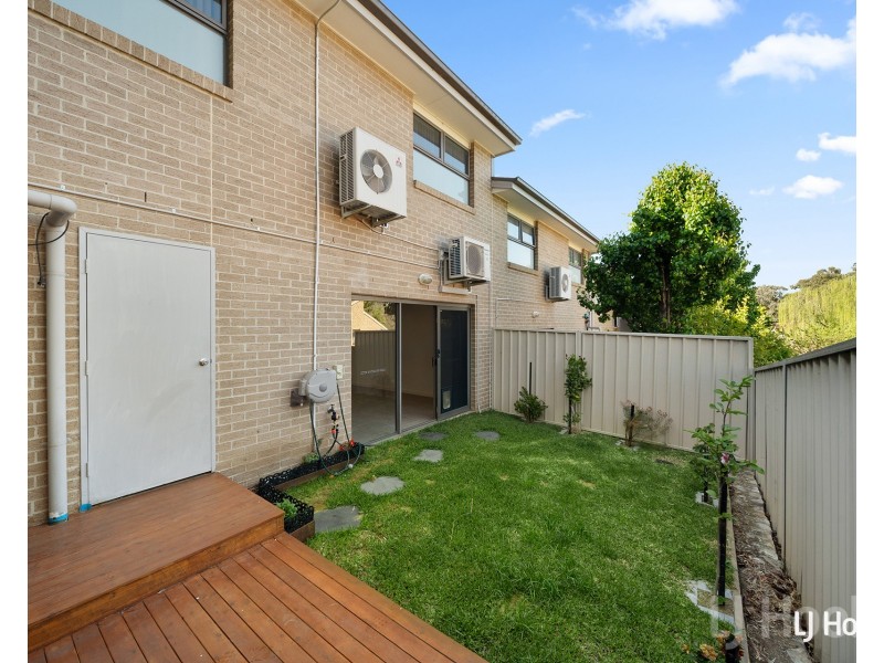 2/69 Gilmore Road, Queanbeyan NSW 2620