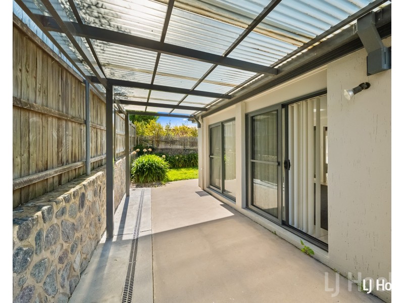 1/11 Urangarra Place, Jerrabomberra NSW 2619