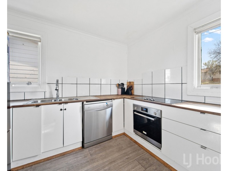 6 Karri Crescent, Karabar NSW 2620
