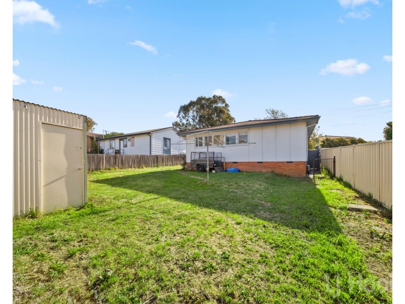 6 Karri Crescent, Karabar NSW 2620