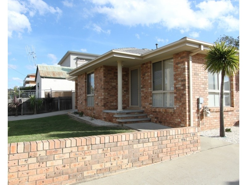 2/1 McKeahnie Street, Queanbeyan NSW 2620