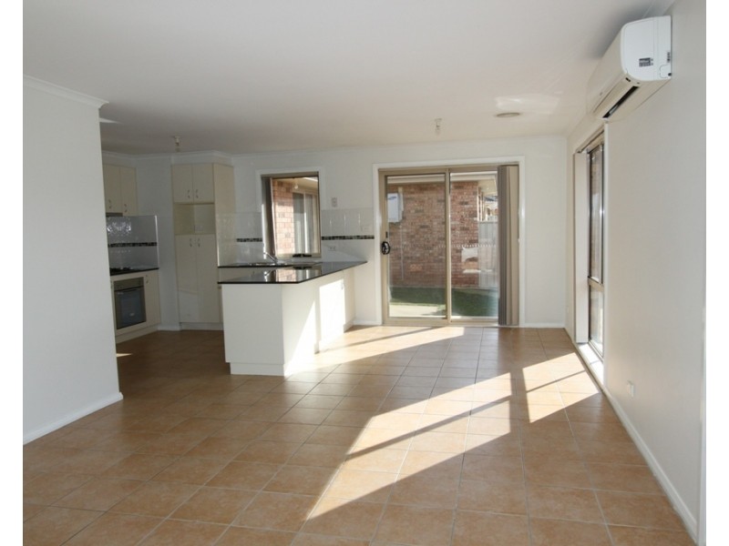 2/1 McKeahnie Street, Queanbeyan NSW 2620