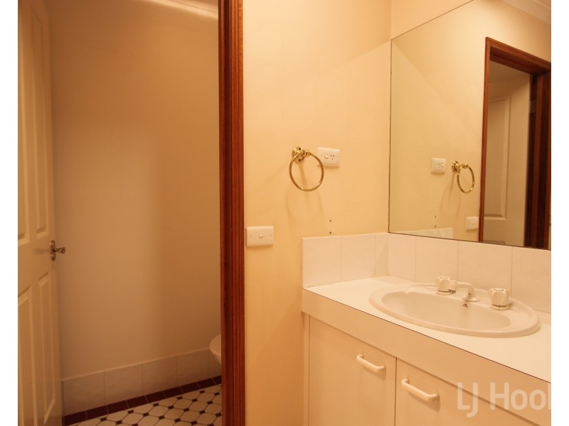 11/1-3 Forest Drive, Jerrabomberra NSW 2619