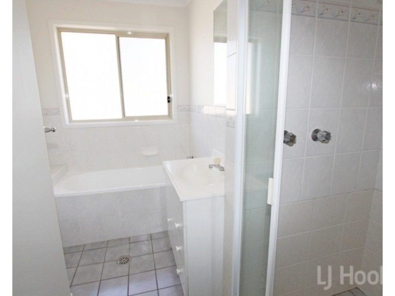 1/10 Franklin Court, Jerrabomberra NSW 2619