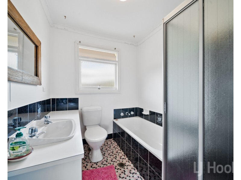 4 Malcolm Road, Karabar NSW 2620