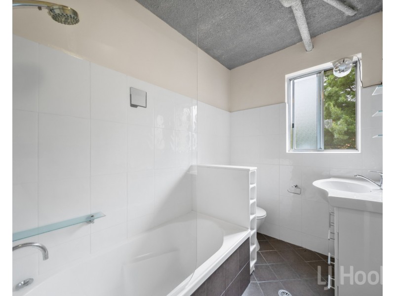 4/3 Velacia Place, Queanbeyan NSW 2620