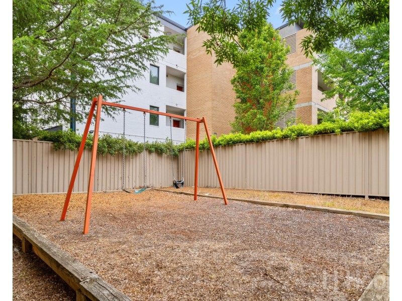 4/3 Velacia Place, Queanbeyan NSW 2620
