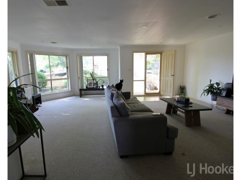 9 Bayside Court, Jerrabomberra NSW 2619