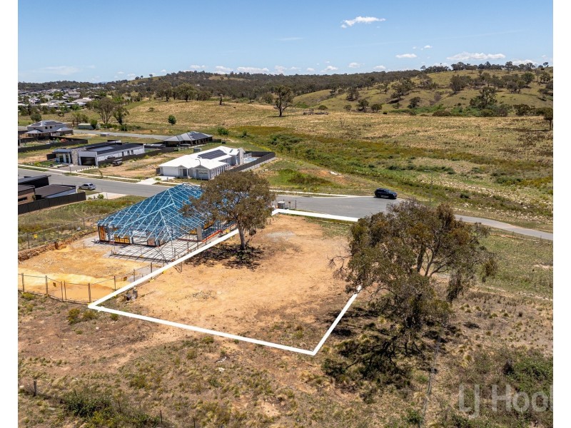 32 Chimney Rise, Googong NSW 2620