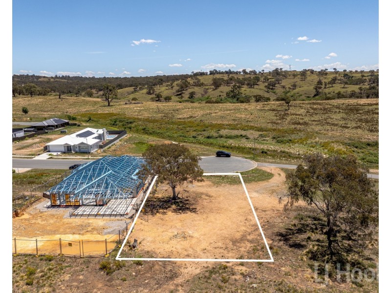32 Chimney Rise, Googong NSW 2620