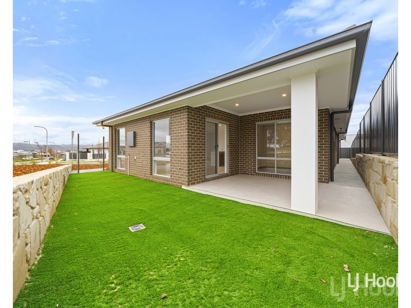 16 Rosa Street, Googong NSW 2620
