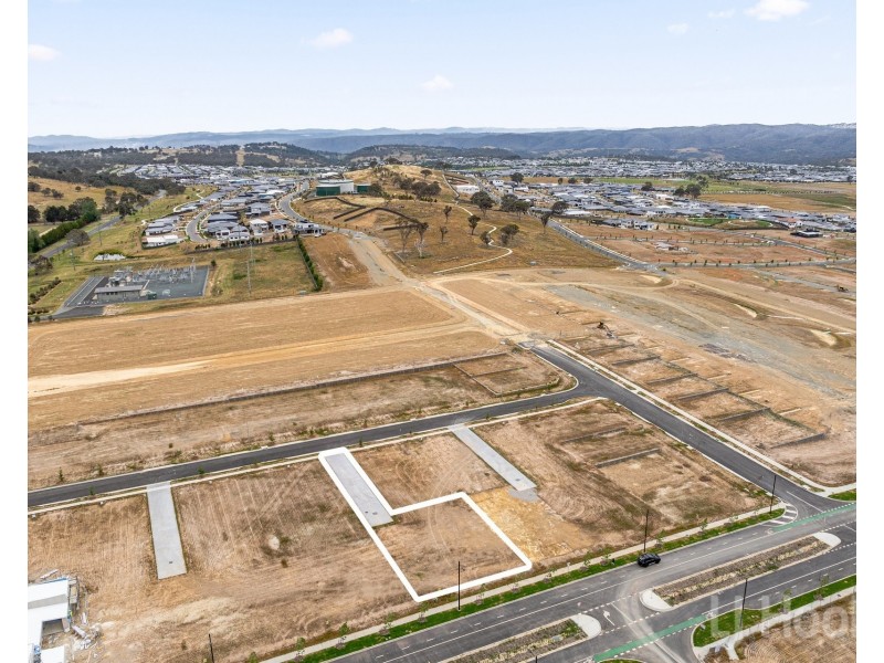 13 Mowenbah Crescent, Googong NSW 2620