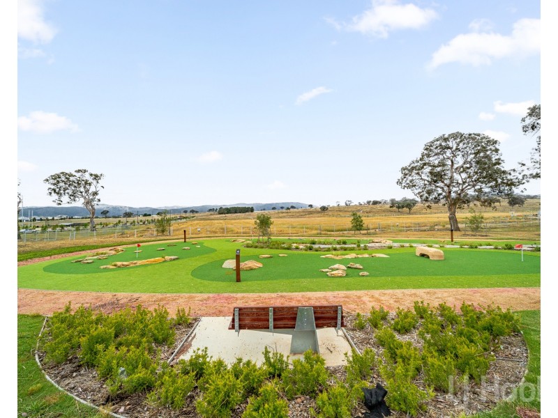 13 Mowenbah Crescent, Googong NSW 2620