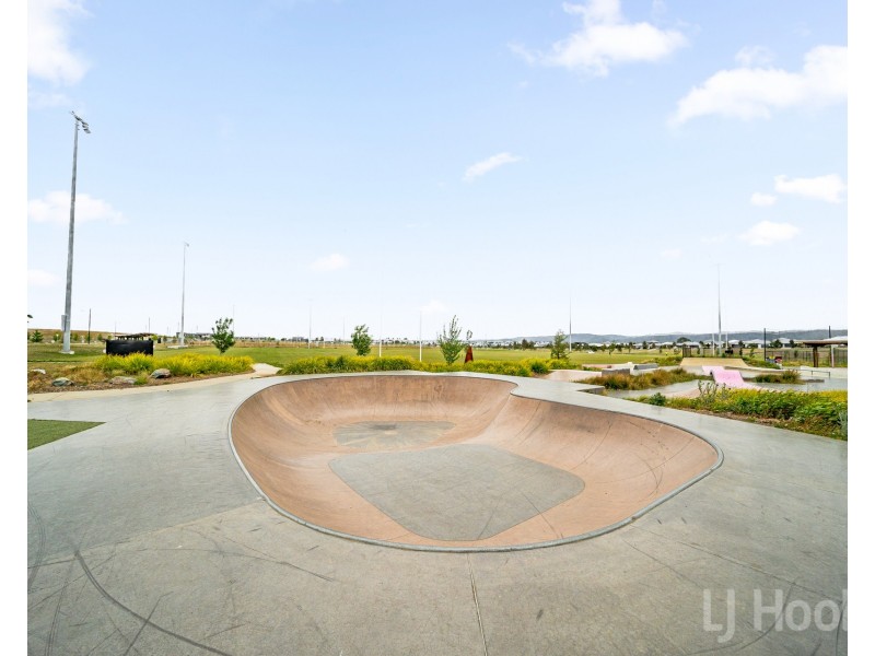 13 Mowenbah Crescent, Googong NSW 2620