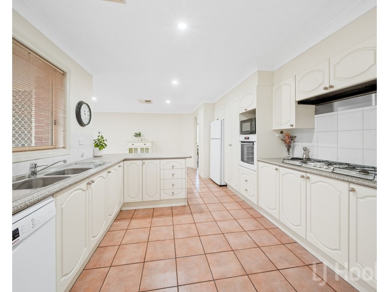 39 McCrae Street, Queanbeyan West NSW 2620