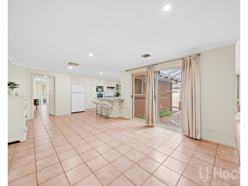39 McCrae Street, Queanbeyan West NSW 2620